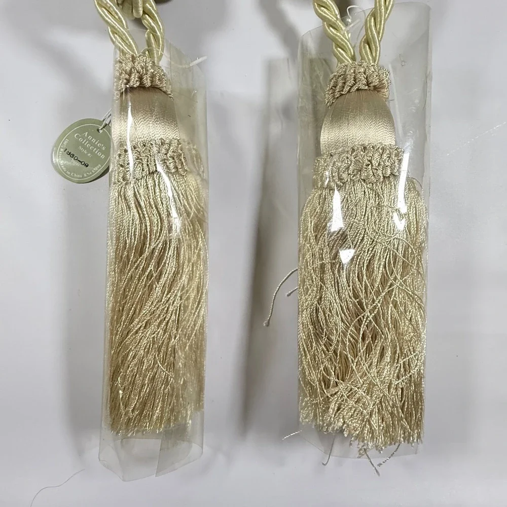 NWT  Annie's Collection Curtain Tiebacks Champagne Gold Tassel Regency Core 22in